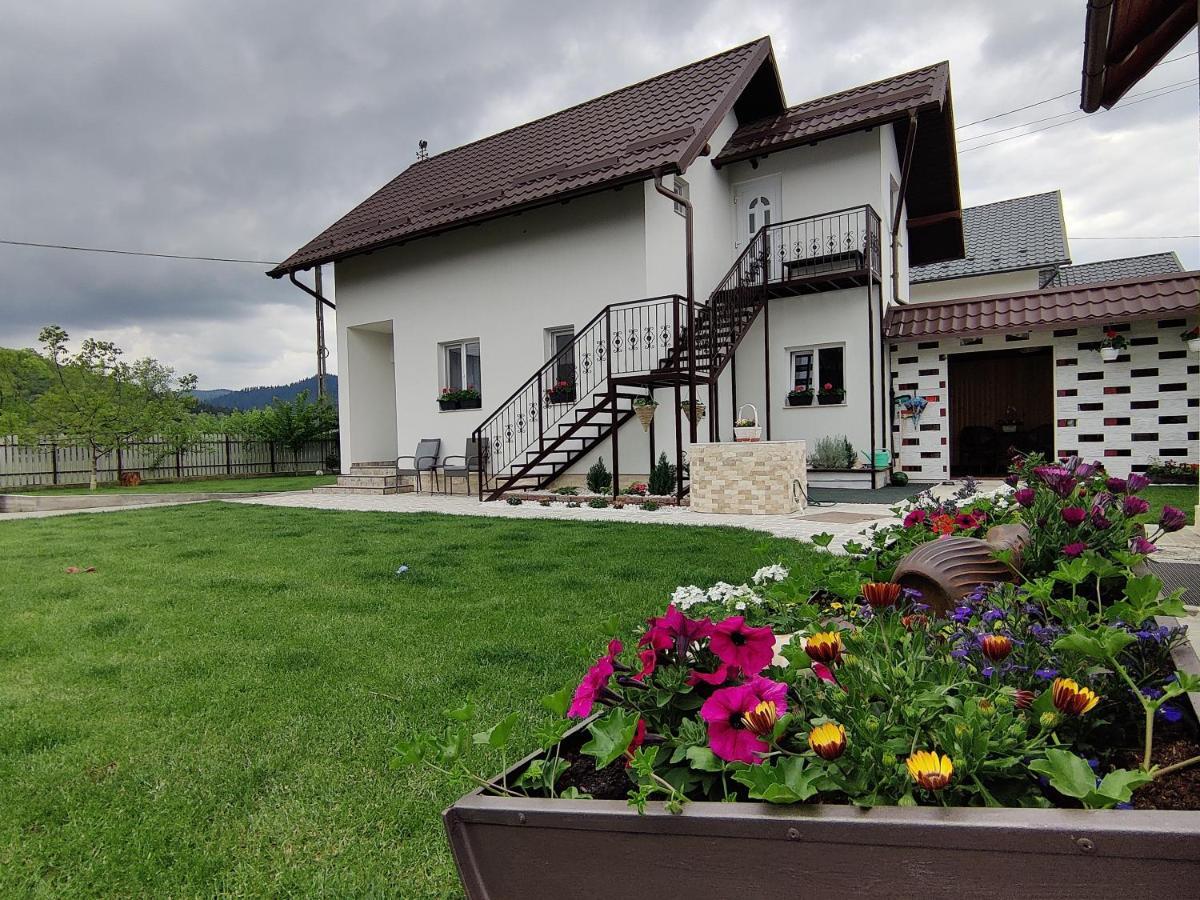Vizuina Lupului Hotel Gura Humorului Kültér fotó
